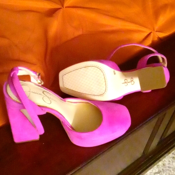 Jessica Simpsons heels - Picture 2 of 4